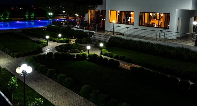 Cosmopolis Multi-Venue Lárnaca Exterior foto